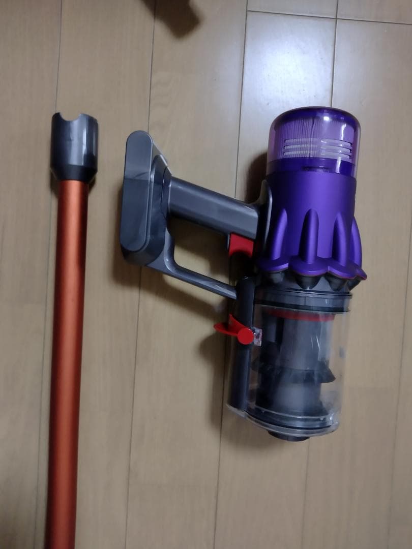 ダイソン★digital slim★SV18★バッテリー新品と同等★スタンド付②