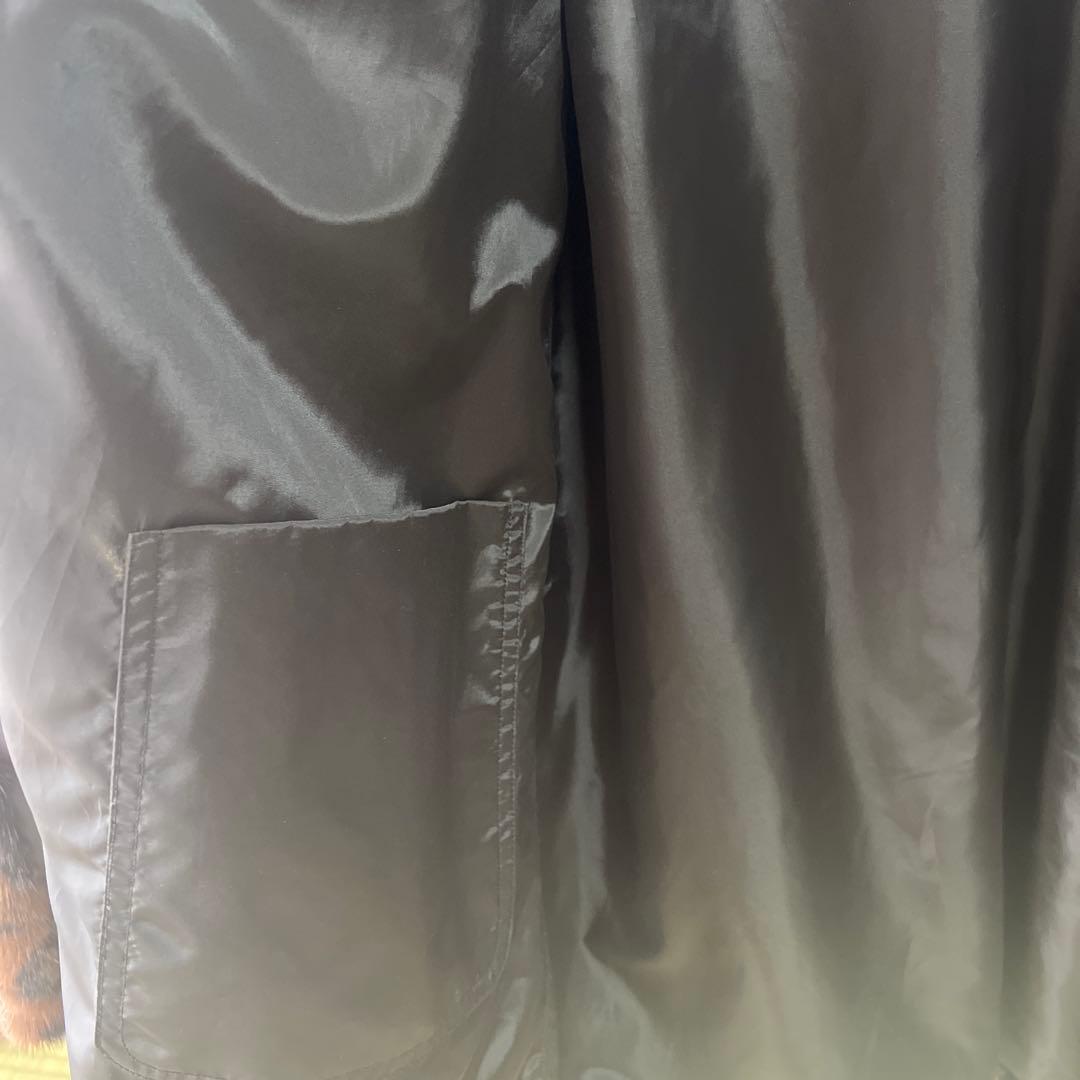 茶色と黒のストライプファーコート