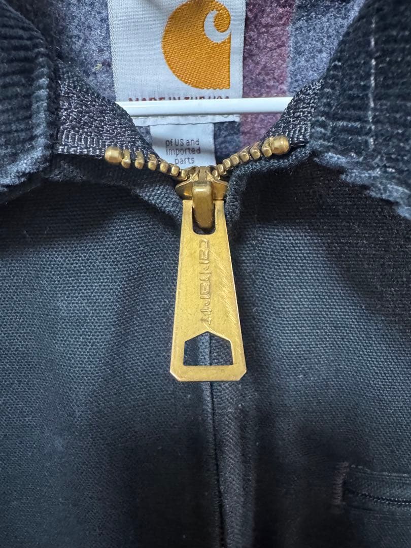 carhartt HELMETS TO HARDHATS デトロイトジャケット