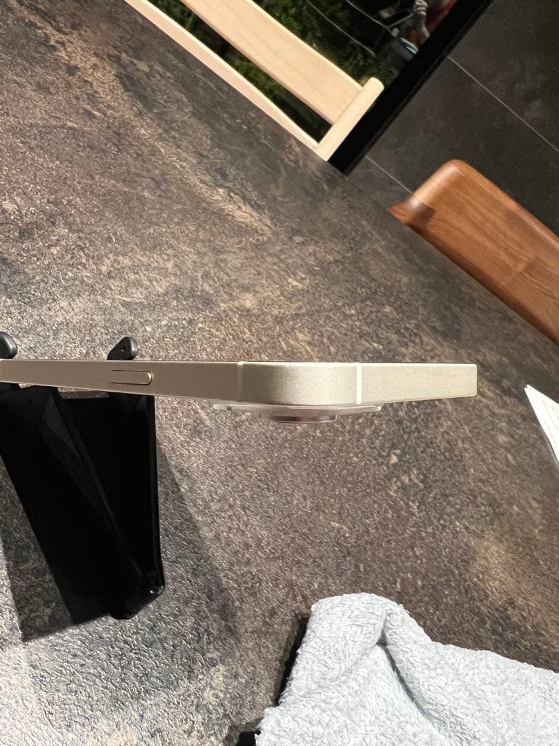 【美品】Apple iPhone 14 128GB スターライト