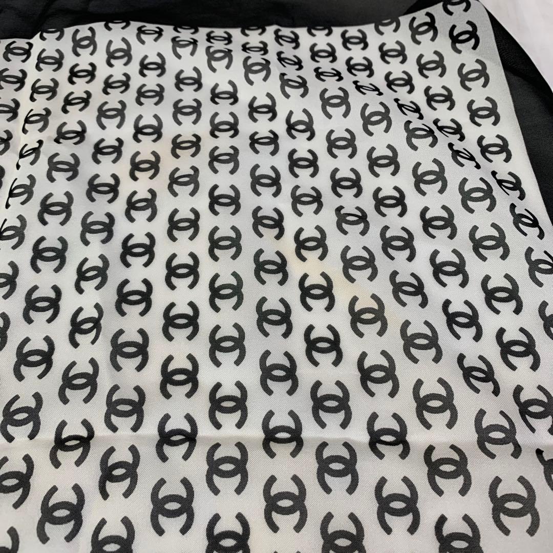 I)CHANEL シャネル　ロゴプリント スカーフ　ハンカチ