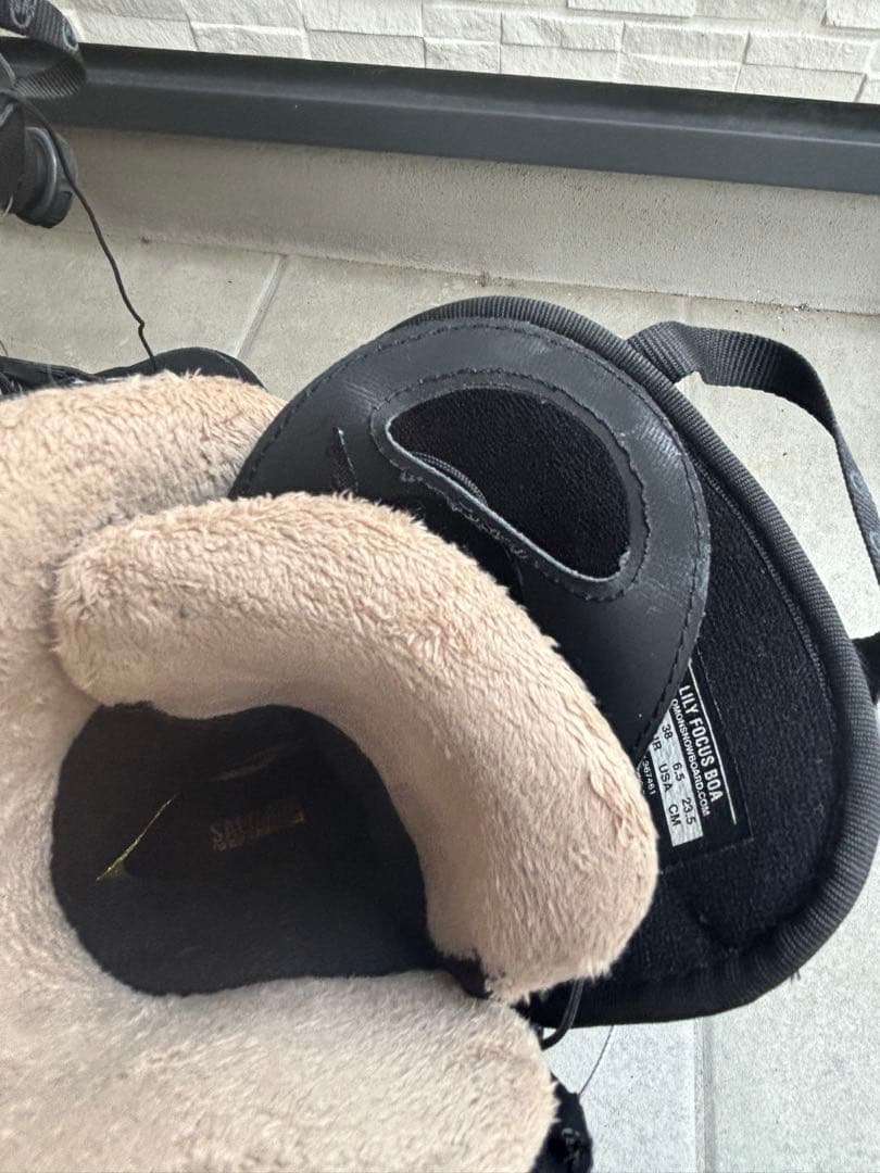 サロモン　スノーボードブーツ（レディース）