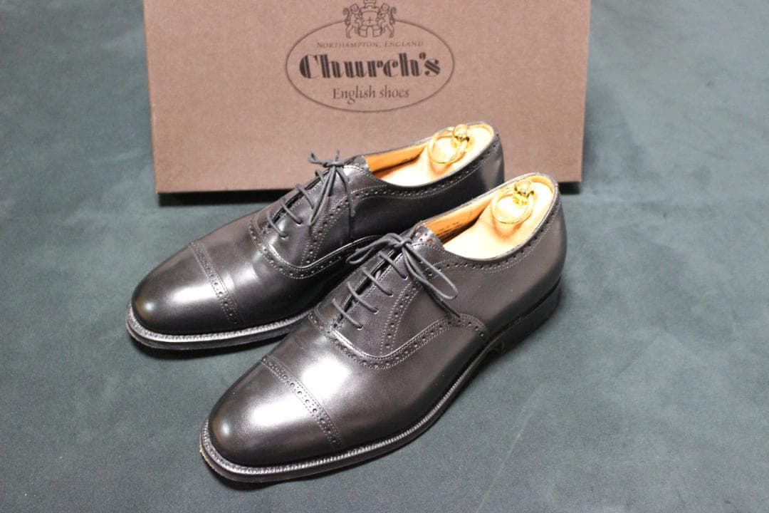 【新品同様】Church’s73ラスト パンチドキャップ 黒カーフ 革底7.5F