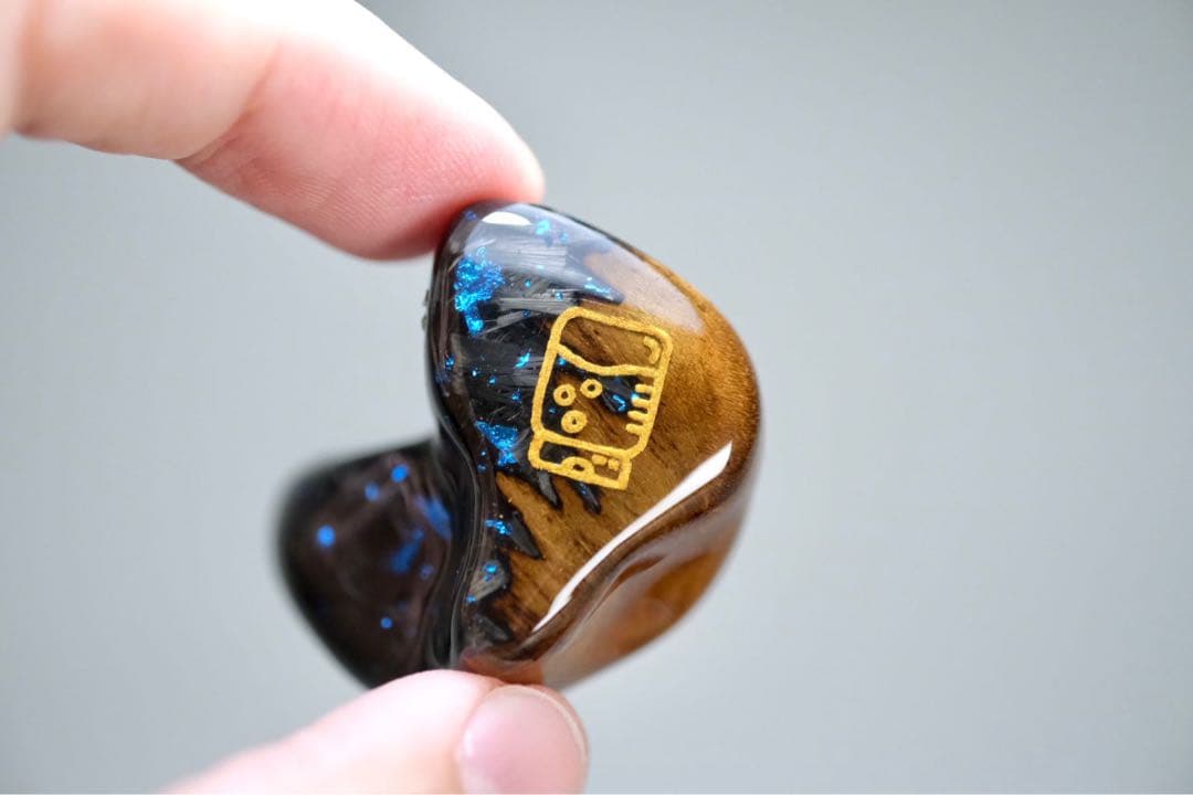 Avara AV6 カスタム iem