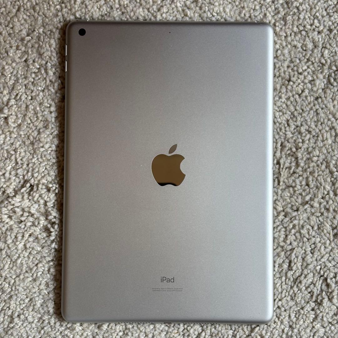 Apple iPad 10.2インチ第8世代 シルバー バッテリー87%wifi