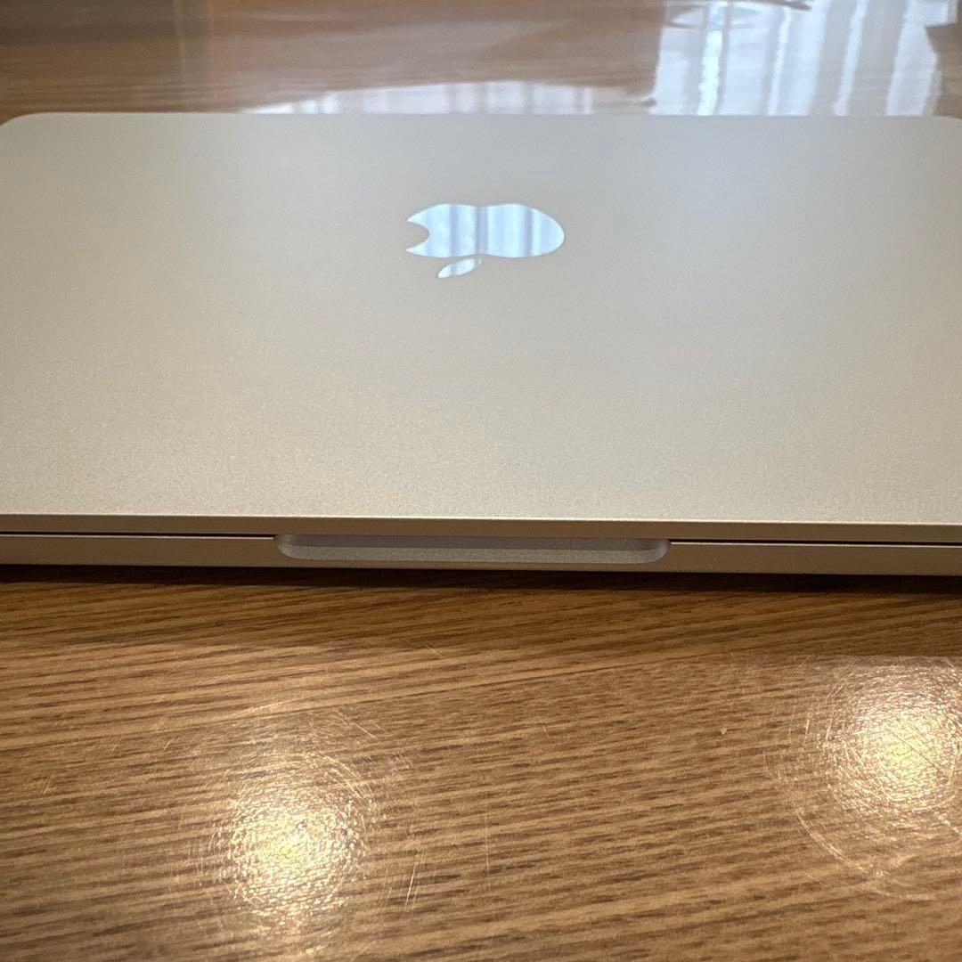 [充放電19回] MacBookAir M2 SSD256GB メモリ8GB