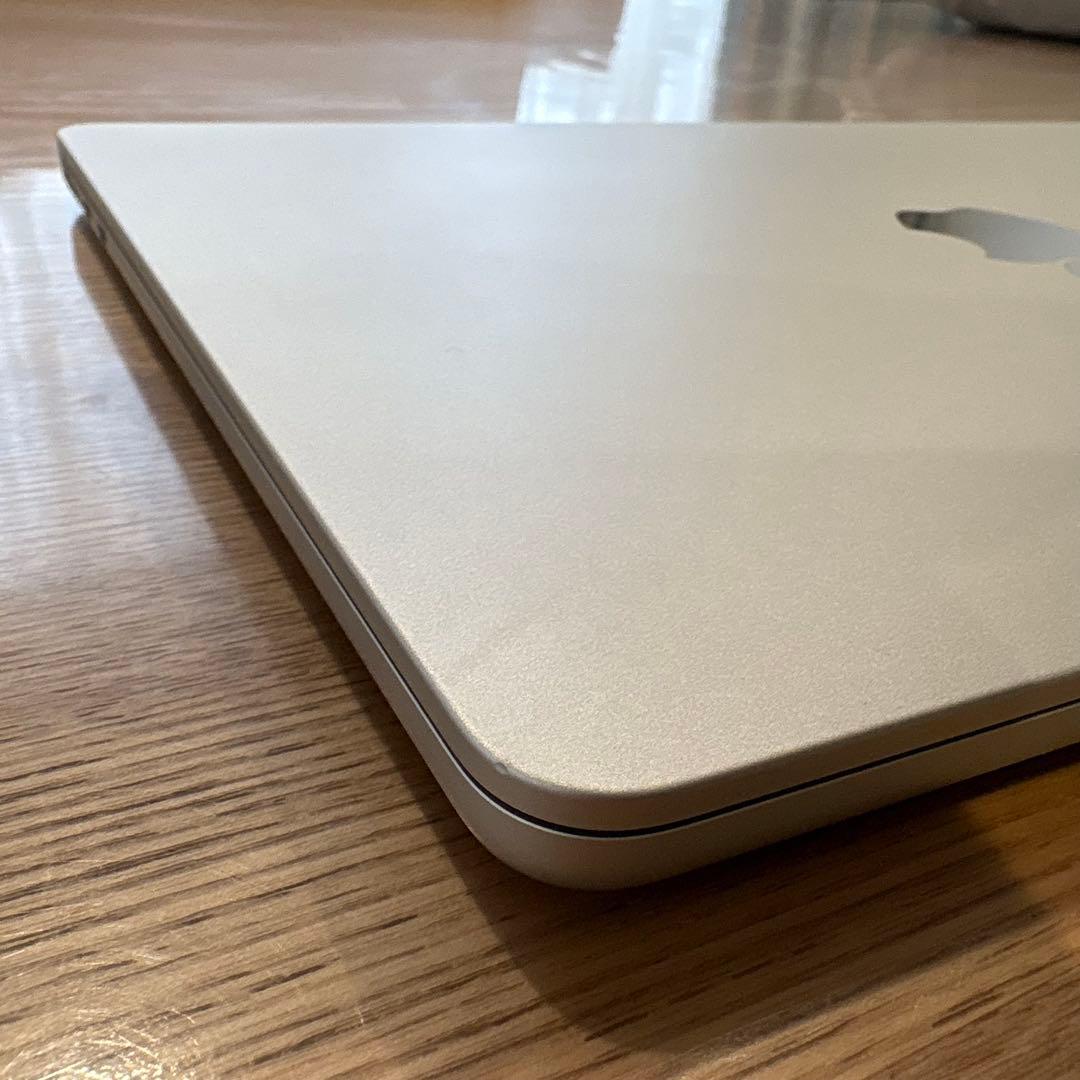 [充放電19回] MacBookAir M2 SSD256GB メモリ8GB