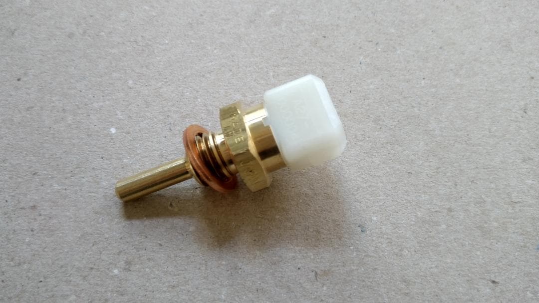 DR30(FJ20E.ET)スカイライン 純正ECU水温センサー 未使用新品