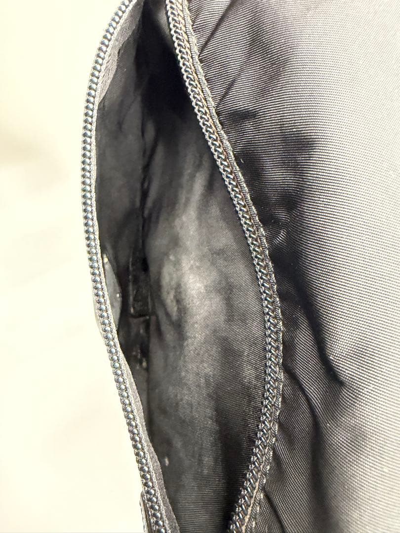 PRADA ブラック ナイロン メッセンジャーバッグ　ショルダーバッグ