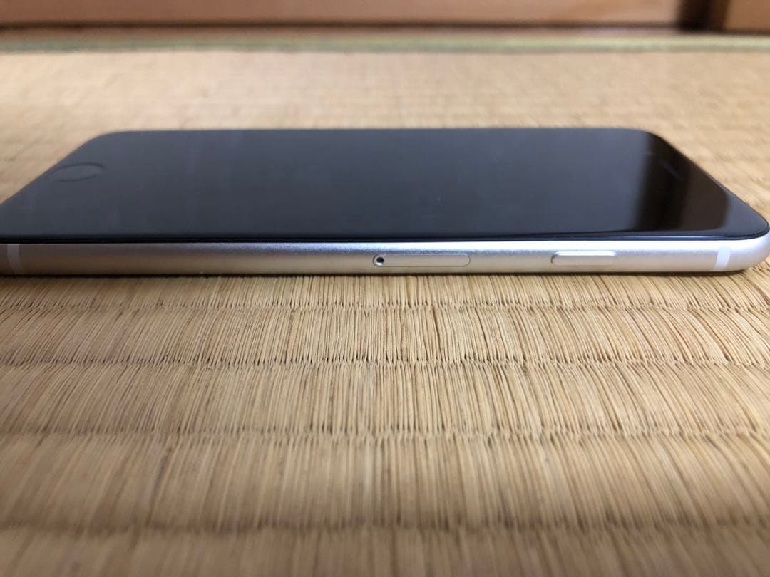 iPhone SE (第3世代)本体 64GB