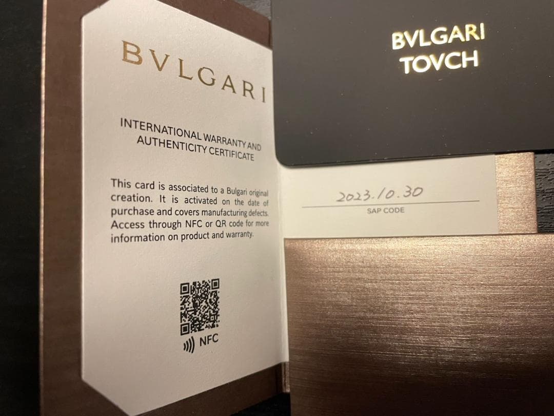 BULGARI レッド 長財布