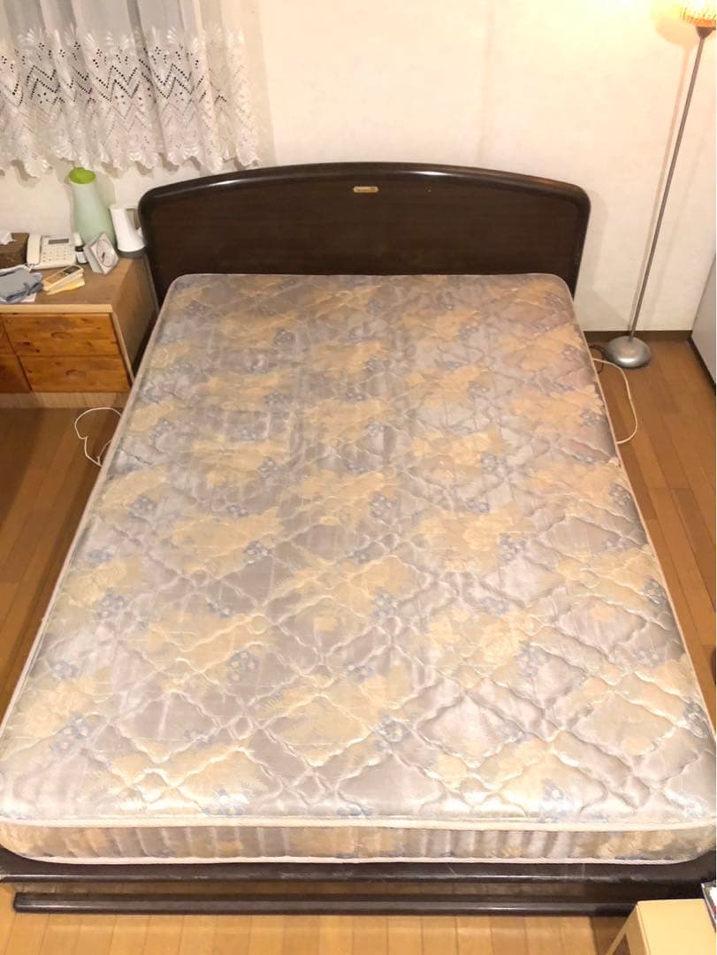 シモンズ　ダブルベッド　マットレス　フレーム付　SIMMONS 最高級