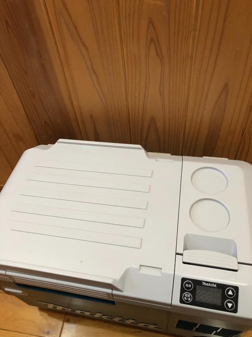 【未使用品】makita マキタ 充電式保冷温庫 20L 18V CW180DZ