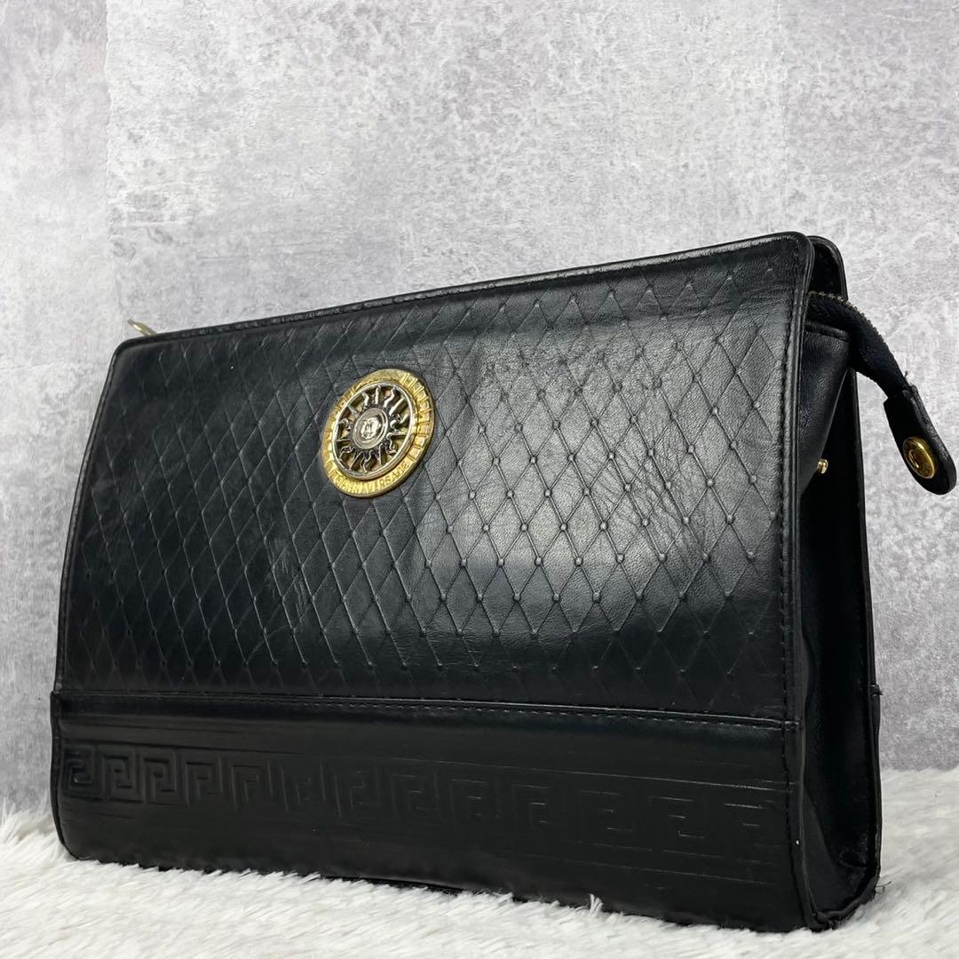 美品 GIANNI VERSACE レザー クラッチバッグ エンボス ファスナー