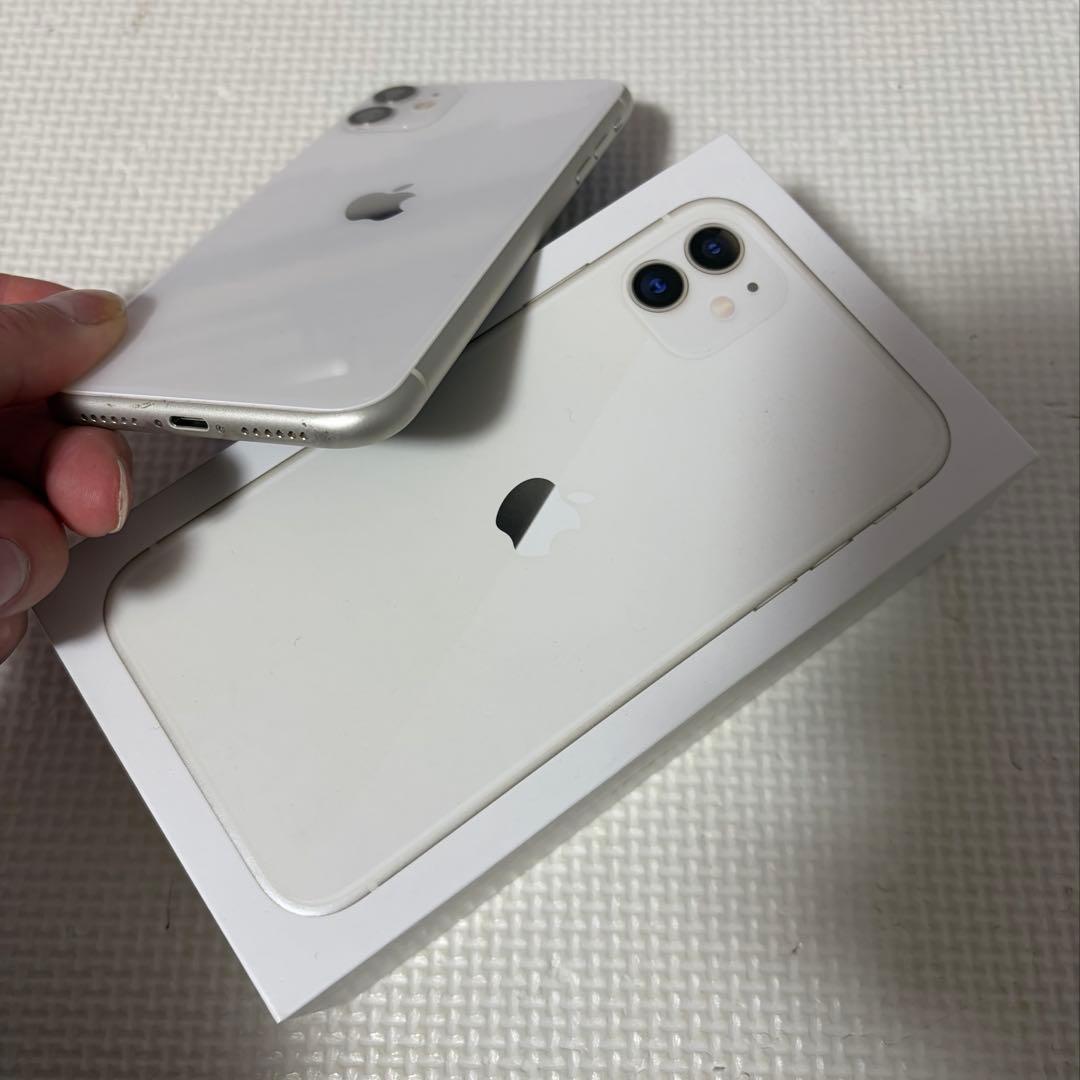 メルユミティ【美品・SIMフリー】iPhone11 128GB ホワイト