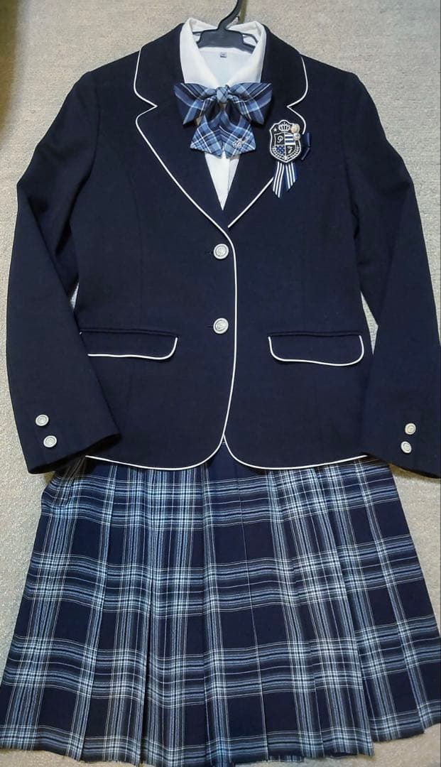ポンポネット 卒業式スーツ ブレザー・スカート・リボン・エンブレム4点セット