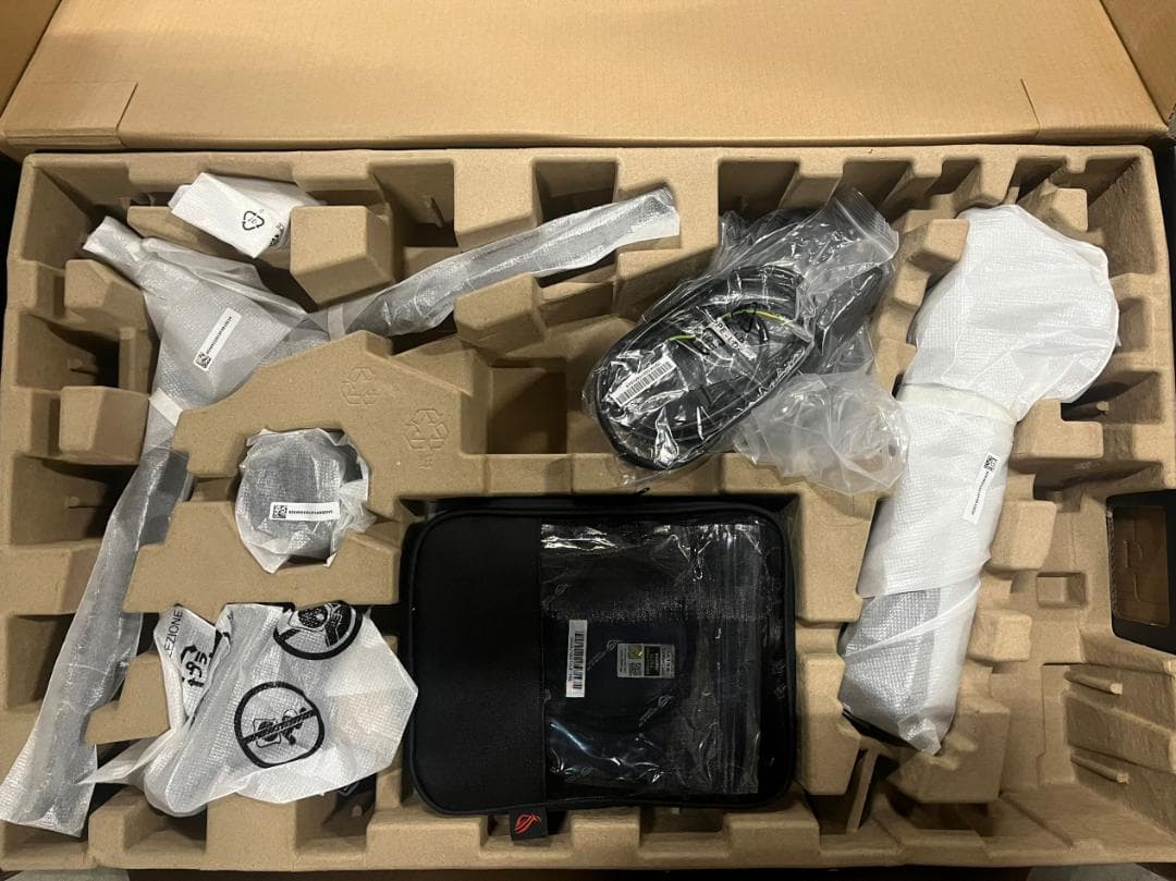 新品未使用　ROG Swift OLED PG32UCDM ゲーミングモニター