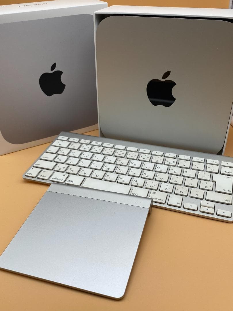 Apple Mac mini + Magic Trackpad + キーボード