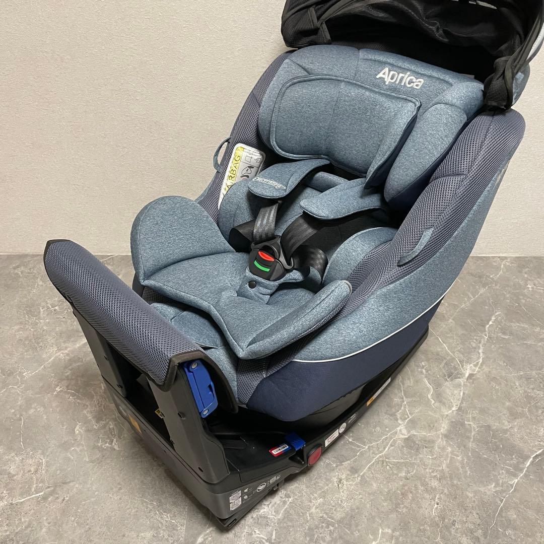 美品　アップリカ　クルリラADチャイルドシート　ISOFIX ライトネイビー