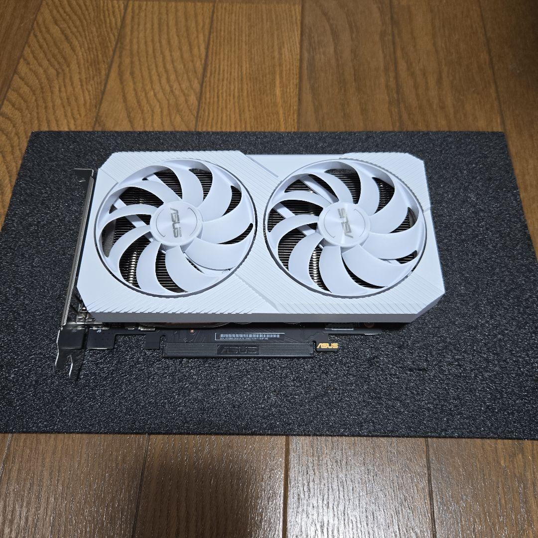 グラフィックボード・グラボ・ビデオカード ASUS Dual GeForce RTX3060 White OC 8GB