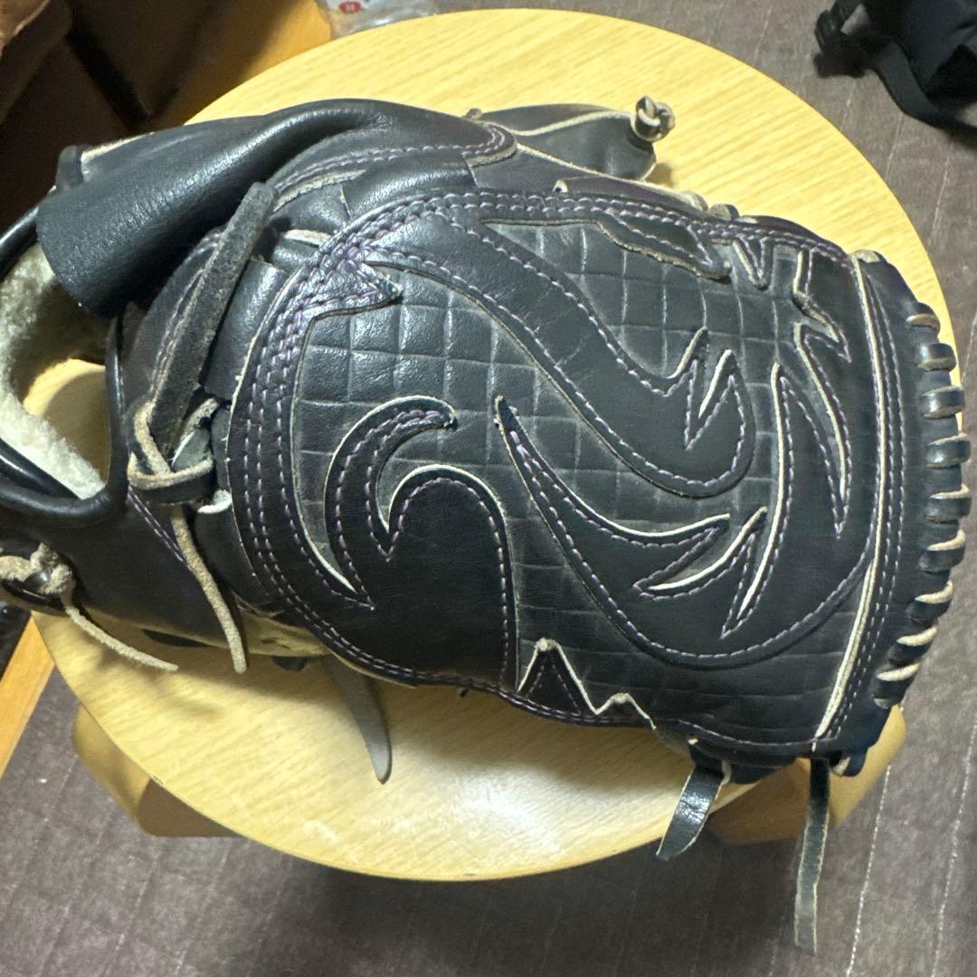 三*ン様 黒 レザー 野球グローブ クロコダイル風