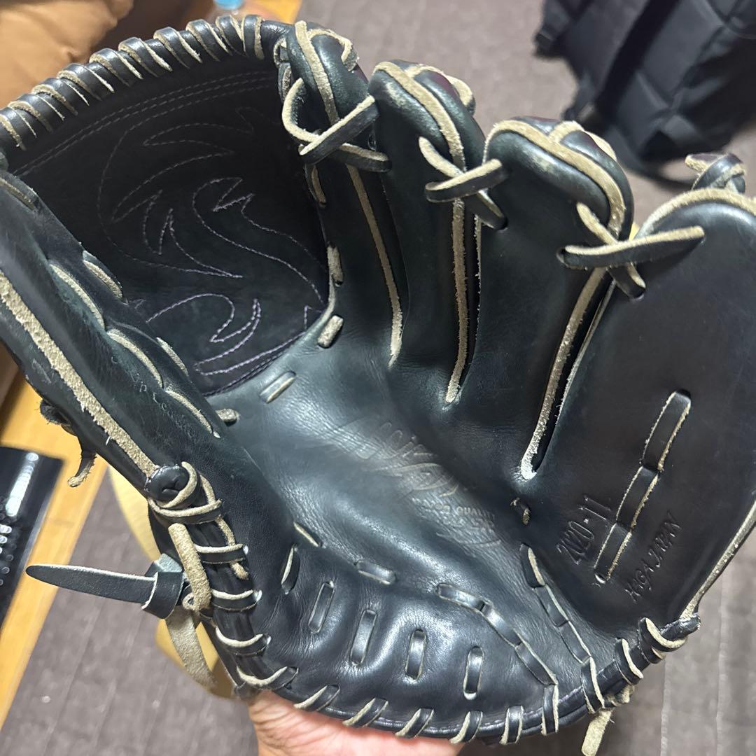 三*ン様 黒 レザー 野球グローブ クロコダイル風