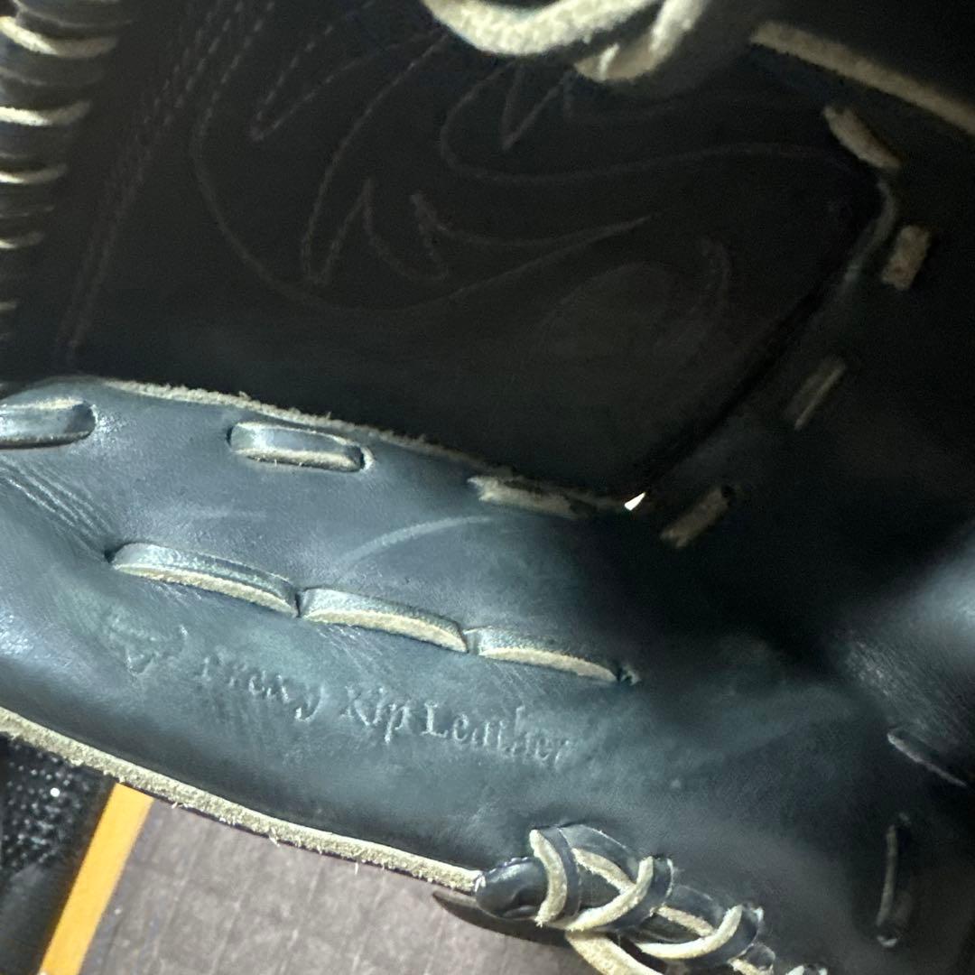 三*ン様 黒 レザー 野球グローブ クロコダイル風