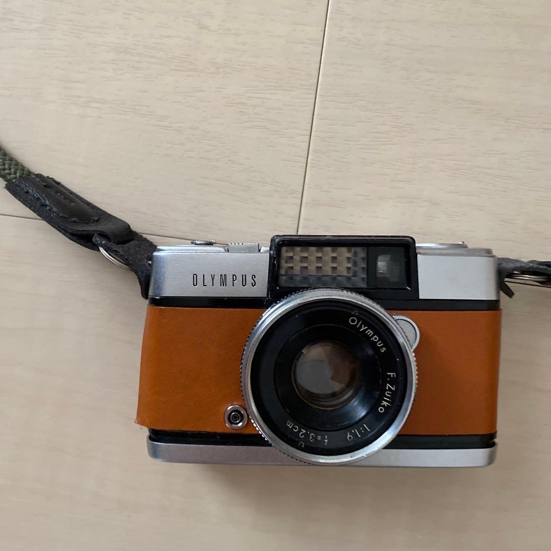 OLYMPUS コンパクトフィルムカメラ E.Zuikoレンズ　ストラップ付き