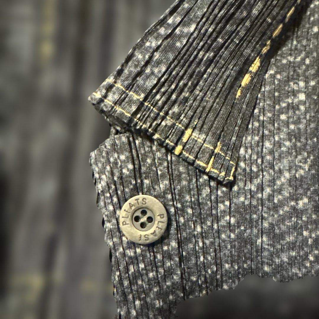 PLEATS PLEASEデニム風 長袖ボタン付きカットソー