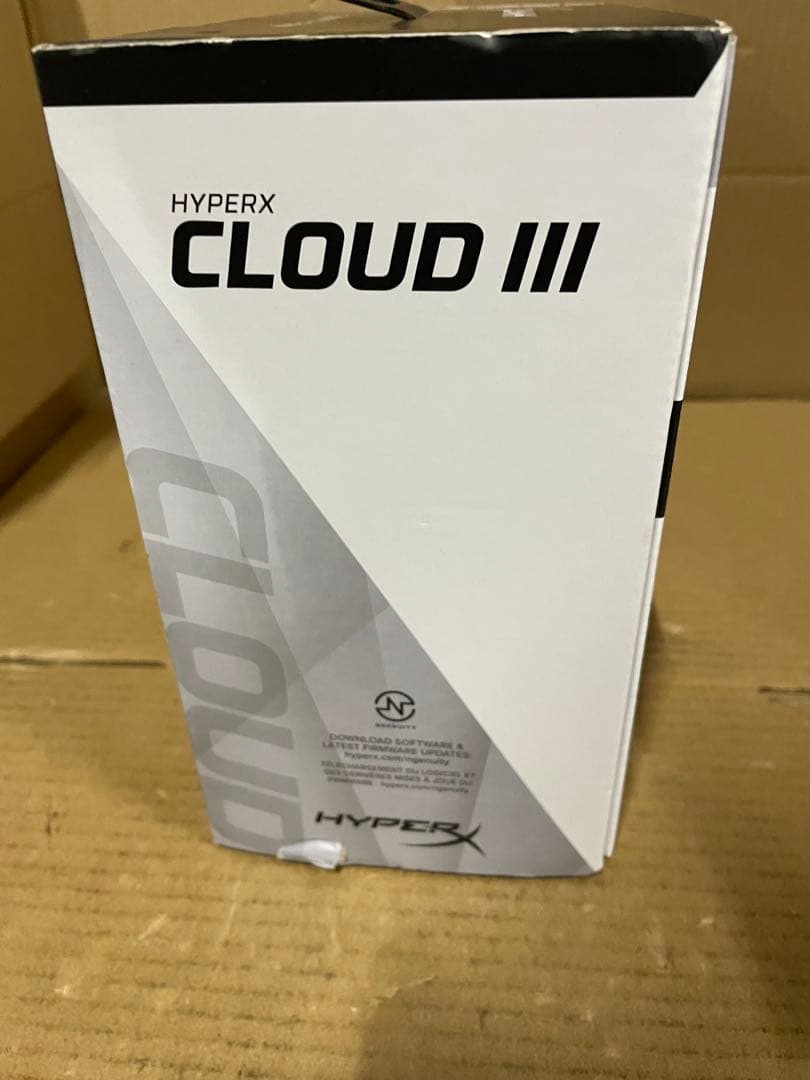 HyperX Cloud III  ゲーミングヘッドセット