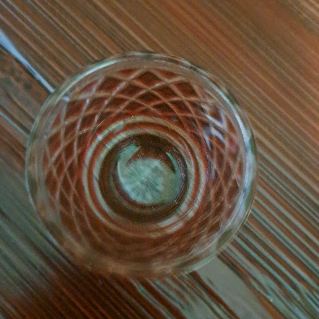 薩摩切子　赤いカットガラスの盃です。