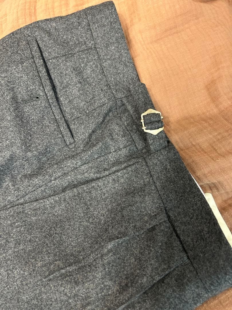 ベルナールザンス　ウールフランネル　スラックス　サイドアジャスター　グレー