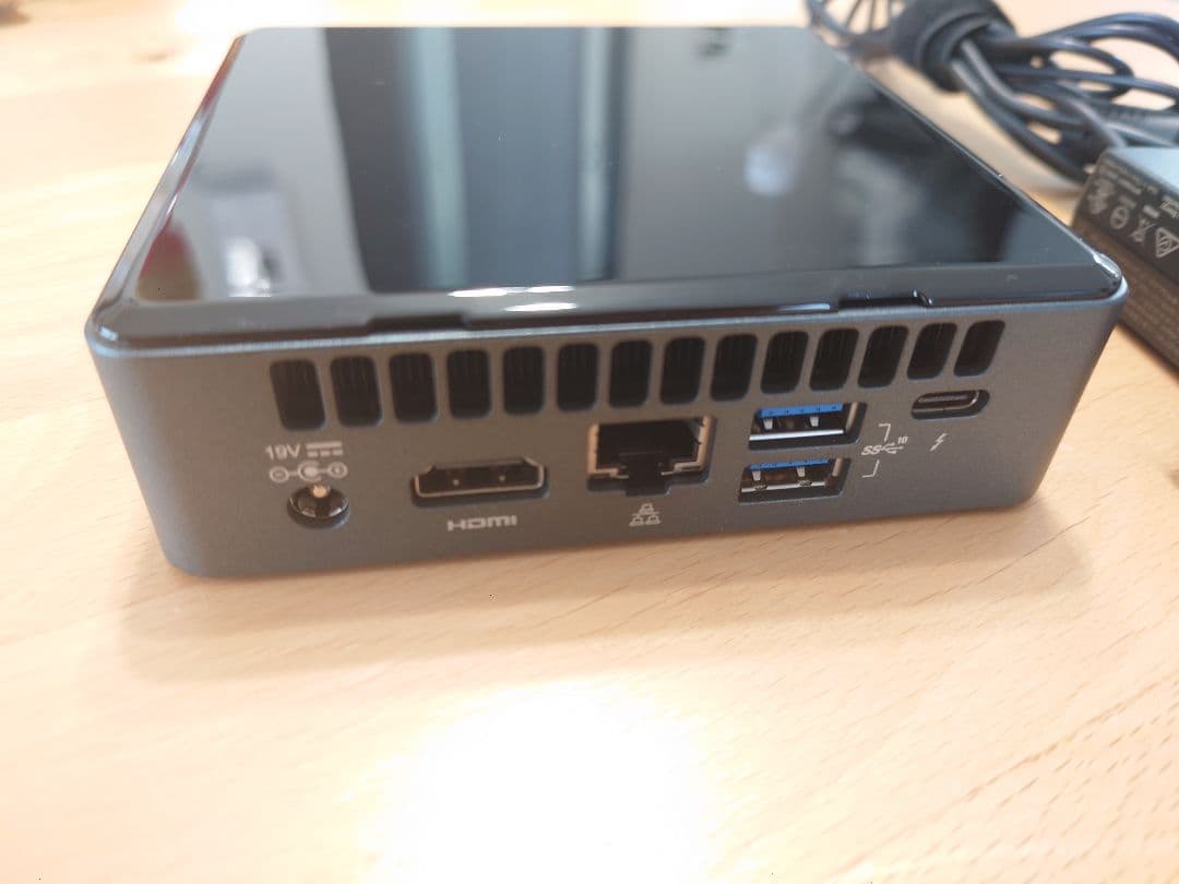 windows11pro Intel NUC ミニPC NUC8i3BEH