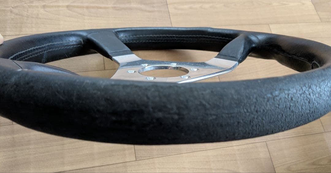 ★MOMO ステアリング ベローチェ★