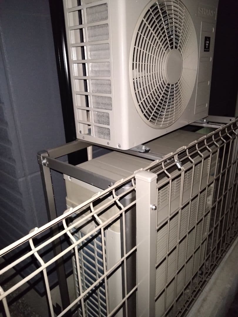 ダイキン（うるさら）二段置台（エアコン用部材 のみ 注）写真の室外機はつきません