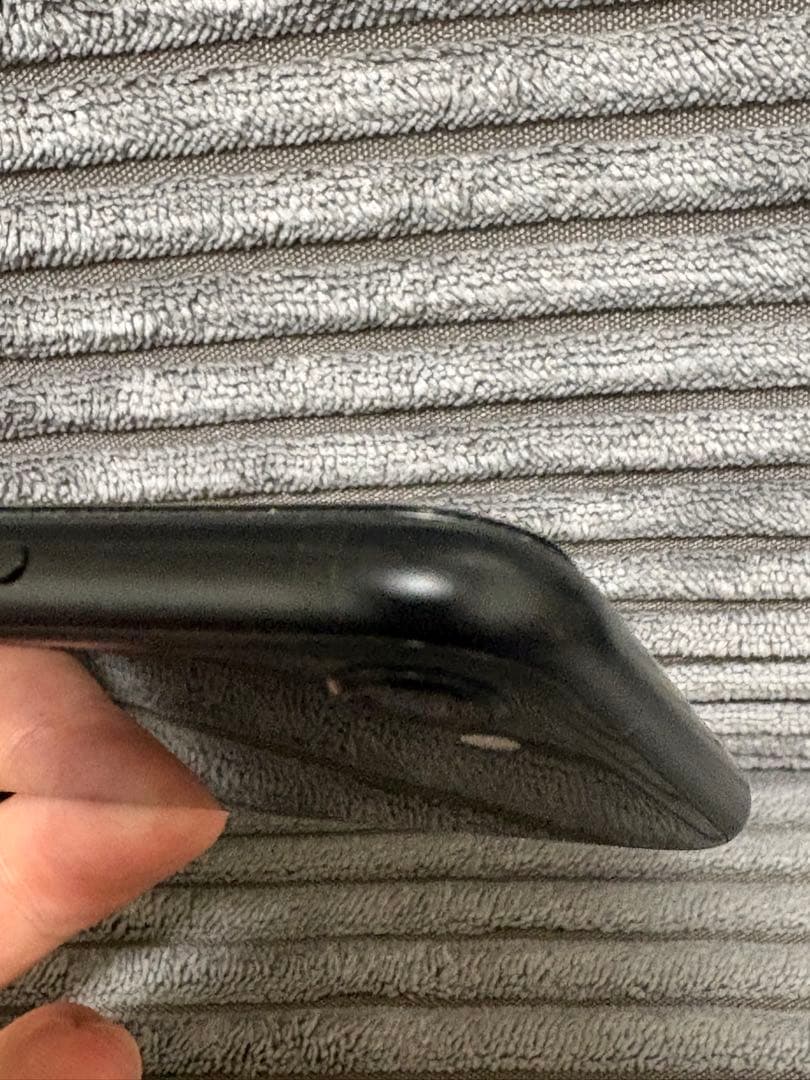 iPhone SE 第2世代(2020) 128GB 77% SIMフリー