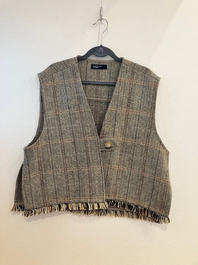北欧暮らしの道具店　「ワードローブを新鮮に」ヘリンボーン柄のウールベスト