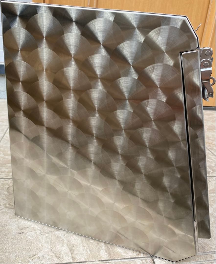 新品・未使用品 トラック用ウロコ・ステンレス工具箱500幅タイプ