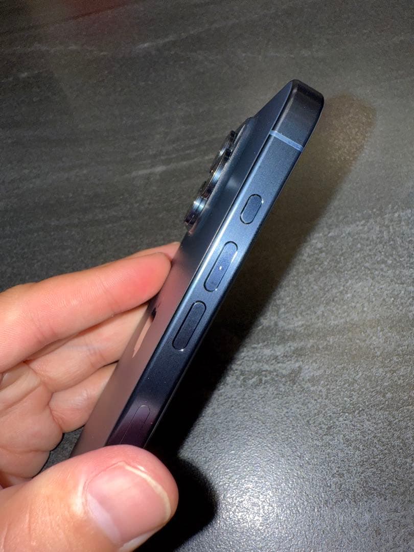 Apple iPhone 15Pro ブルーチタニウム