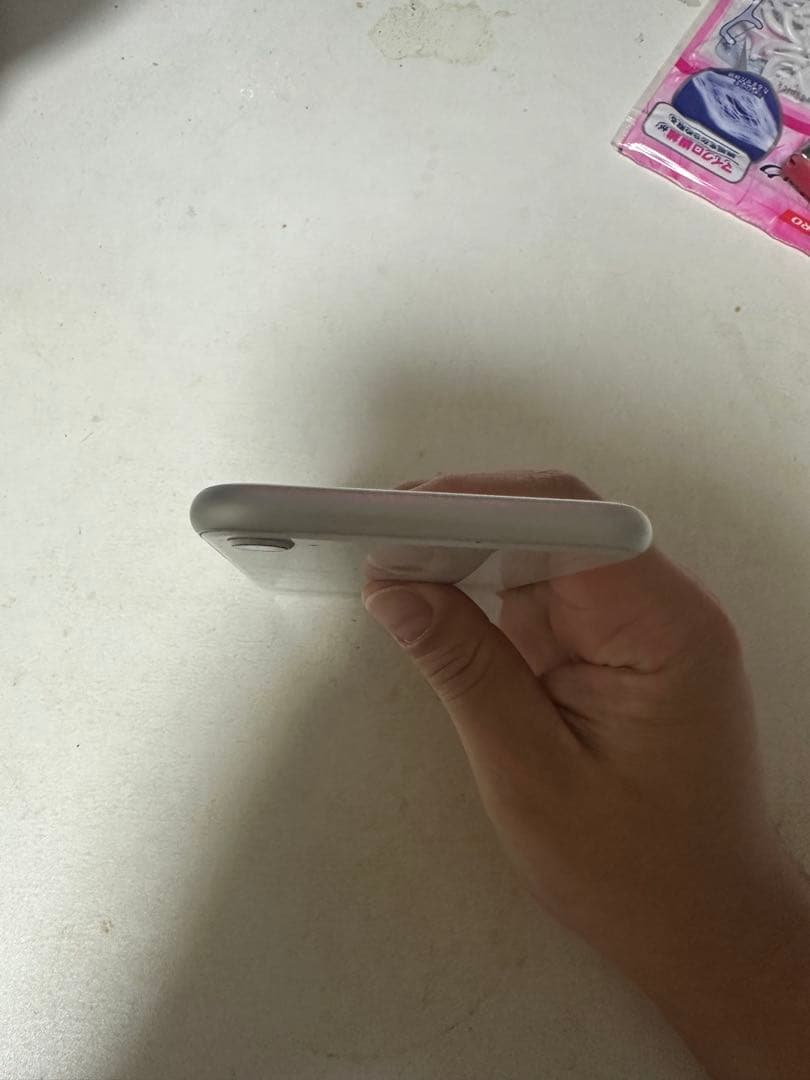 iPhone8 本体 ホワイト 68GB