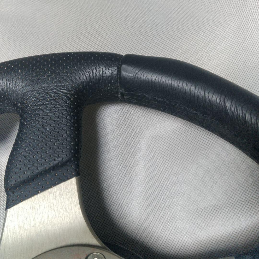 MOMO RACE レザーステアリング　32Φ　汎用ボス付