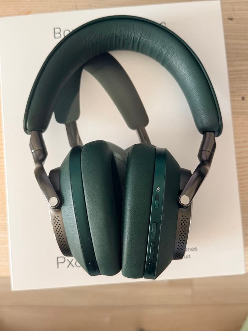 Bowers & Wilkins PX8 ダーク・フォレスト