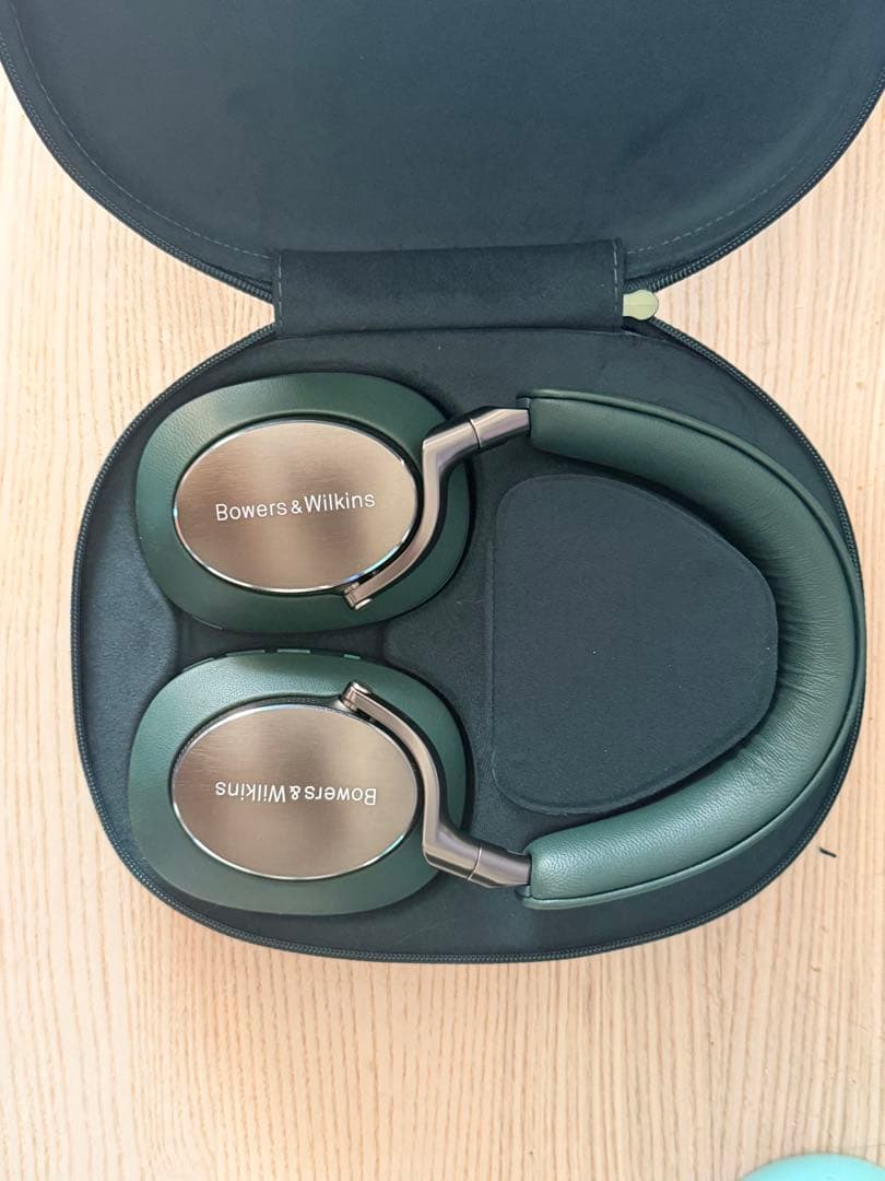 Bowers & Wilkins PX8 ダーク・フォレスト