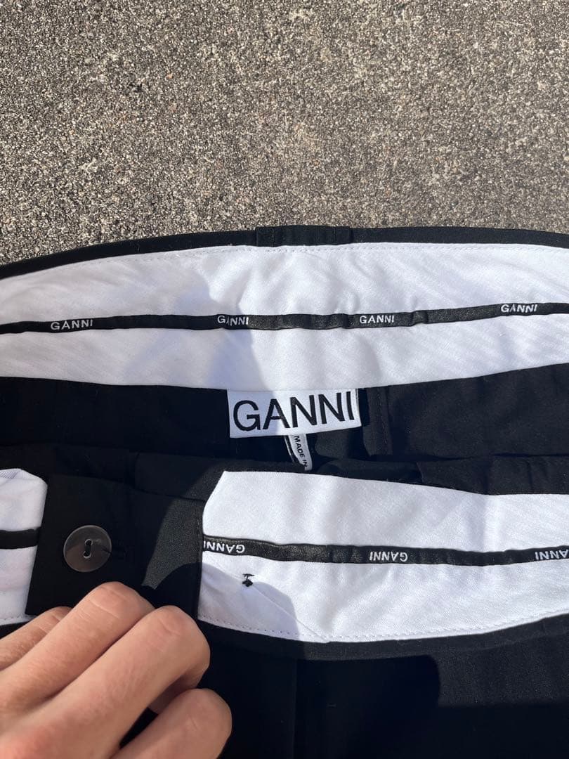 GANNI ブラック ワイドパンツ プリーツ入り