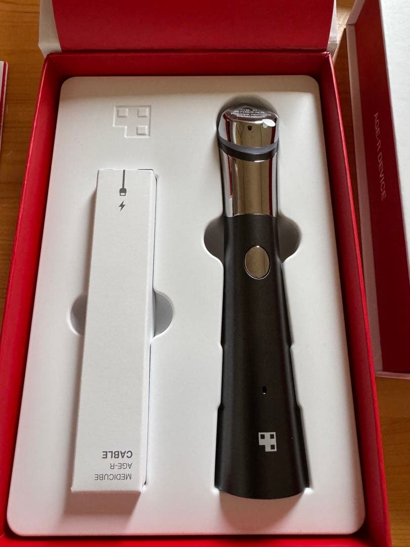 美品　メディキューブ　美顔器　AGE-R ブースターショット　ダーマエアショット