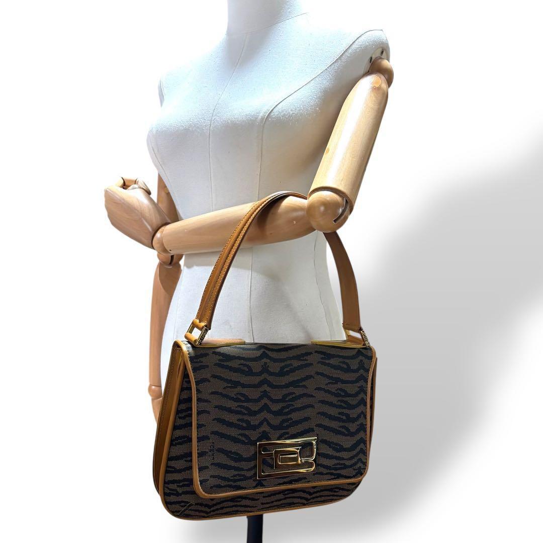 FENDI フェンディ ヴィンテージ ハンドバッグ ブラウン　タイガー