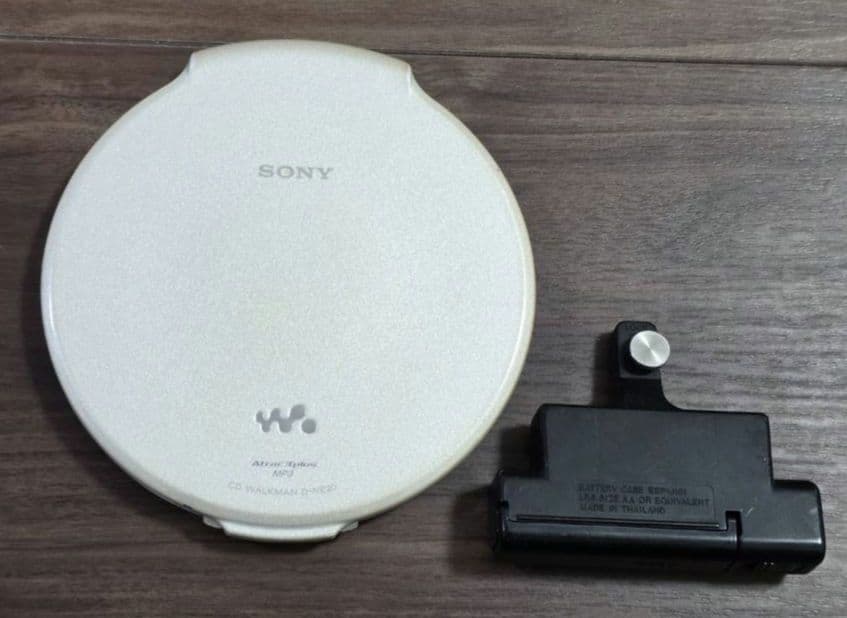 SONY　ソニー CDWALKMAN D-NE20