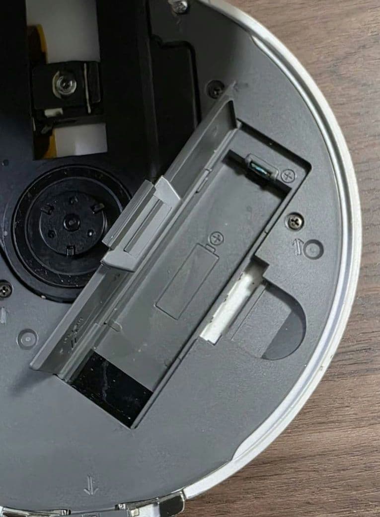 SONY　ソニー CDWALKMAN D-NE20