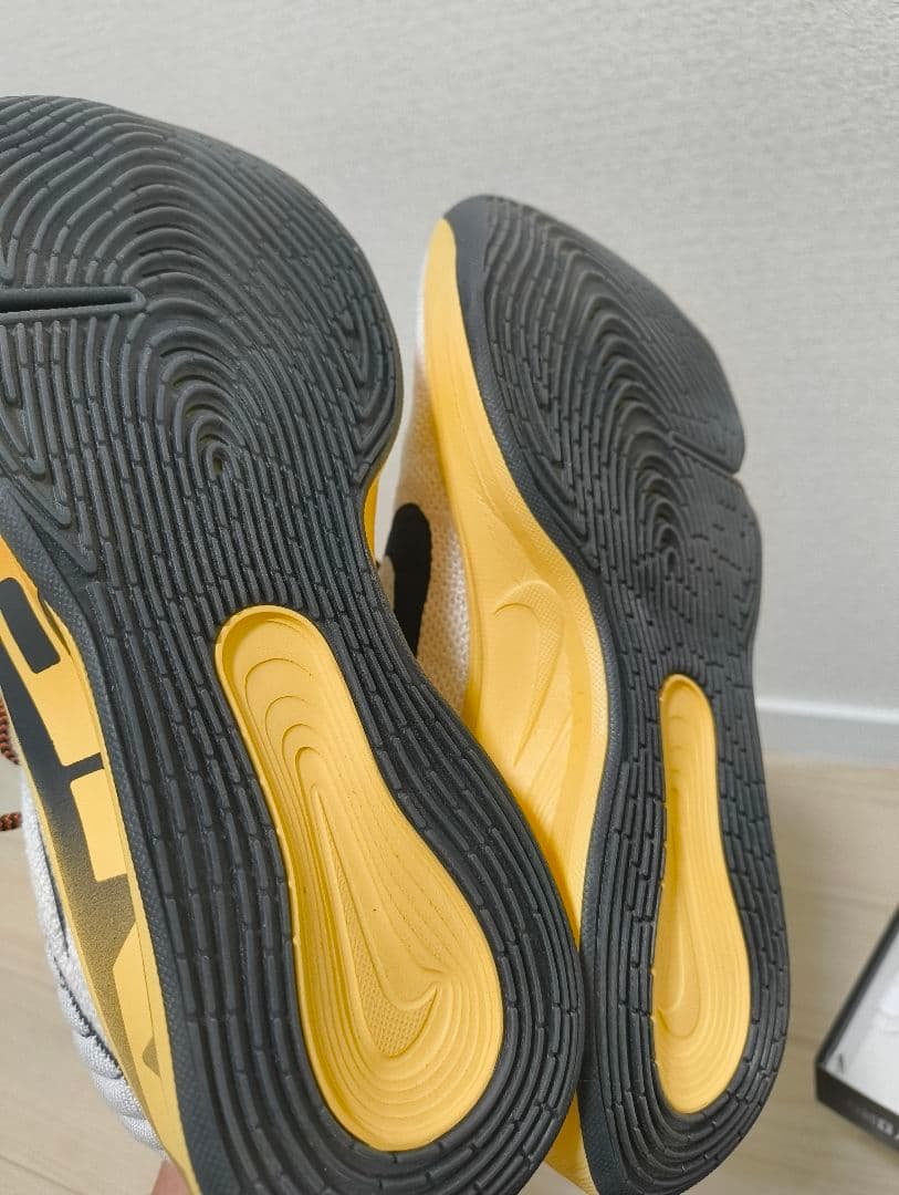 GTハッスル 3 28.5 ホワイト セーフティオレンジ ボルト