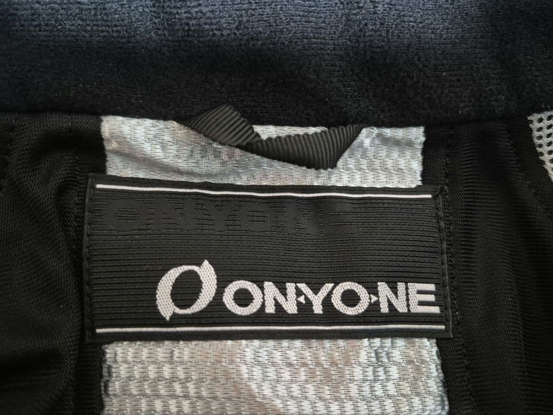 ONYOINE スキーウェア　Lサイズ上下セット